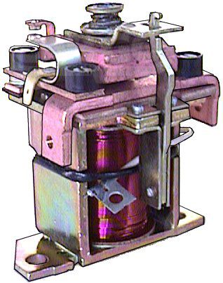 Wlacznik elektromagnetyczny rozrusznika HC Cargo 135380 – 24V, śr. 72.70 mm
